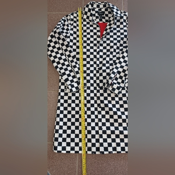 Forever 21 Men Checkered Black and White Trech Coat Red Lining Size Small - Picture 7 of 9